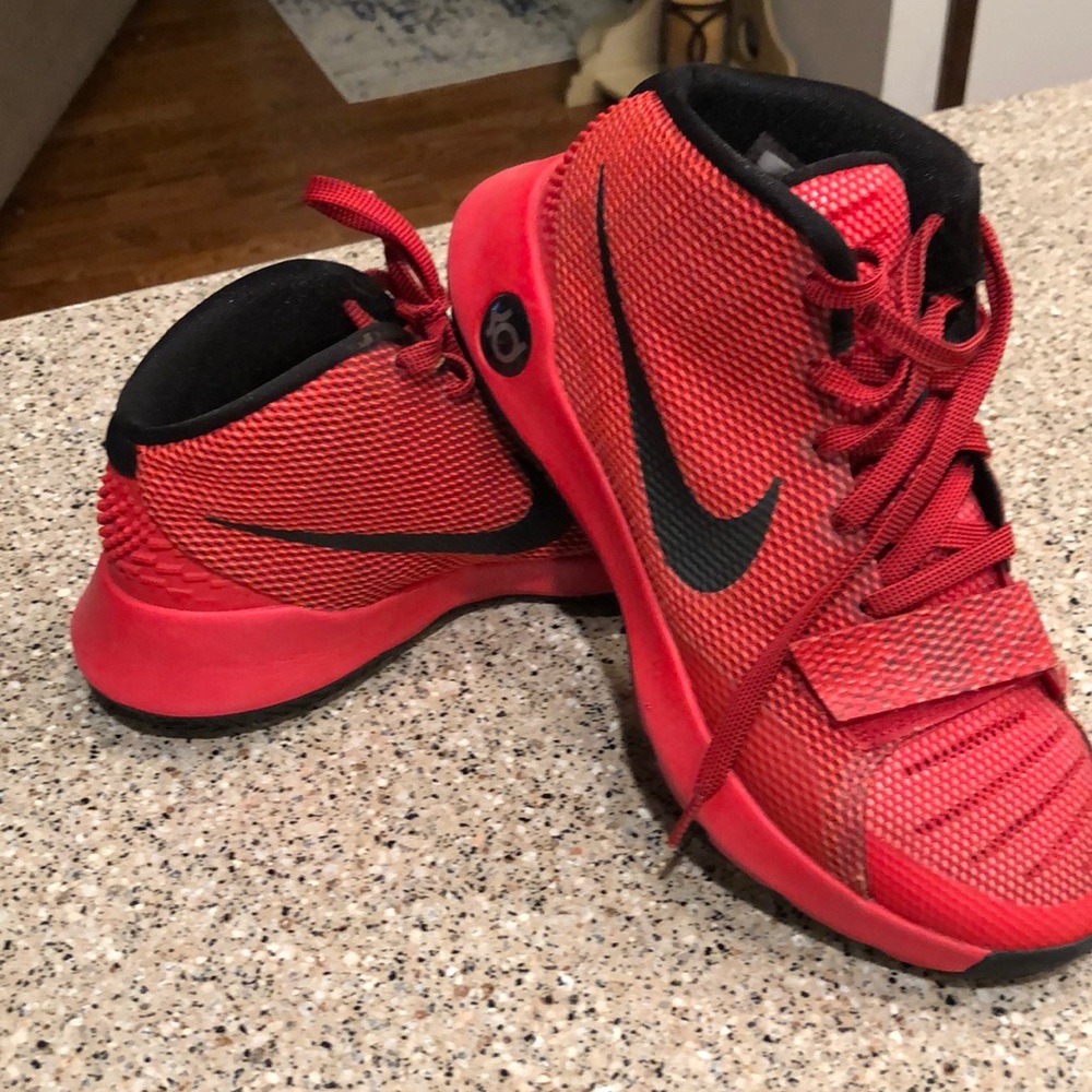 KD Nike Basketball Shoes Size 8.5